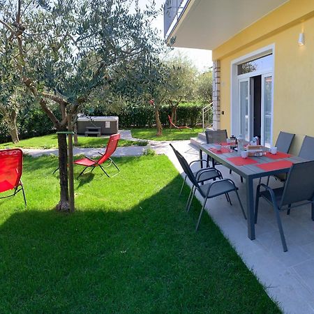 Villa Lori Apartments Garden And Beach Peschiera del Garda Zewnętrze zdjęcie